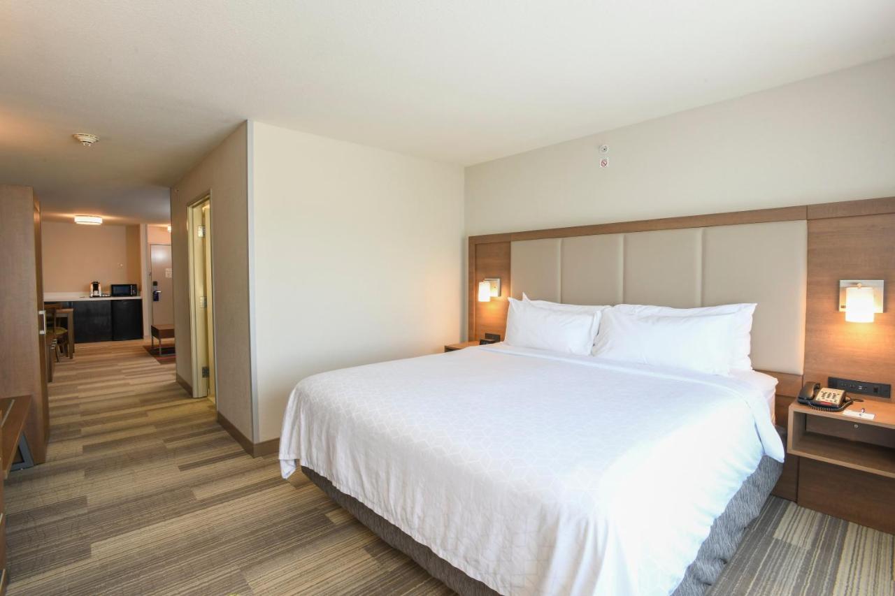 | Holiday Inn Express Hotel & Suites Richwood - Cincinnati South, an IHG Hotel