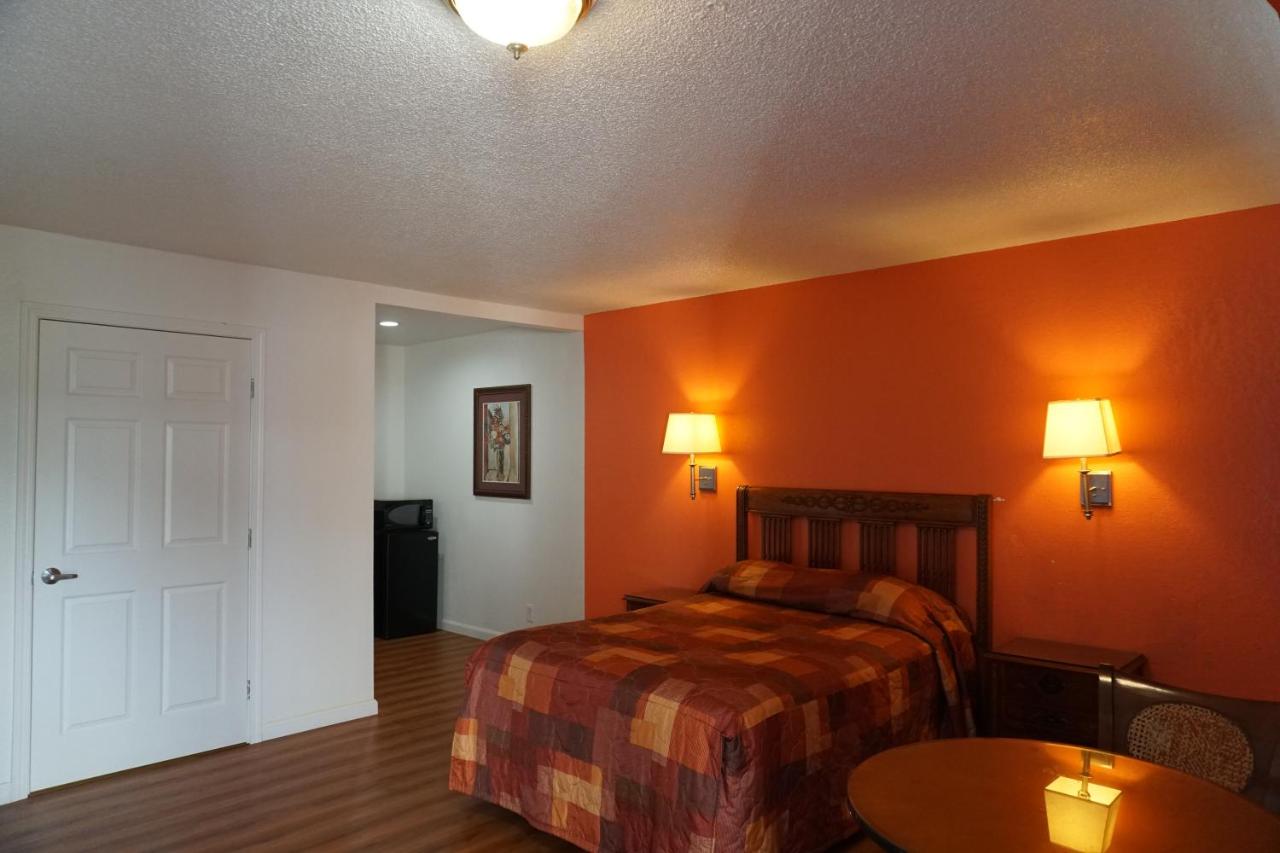  | Valley Motel
