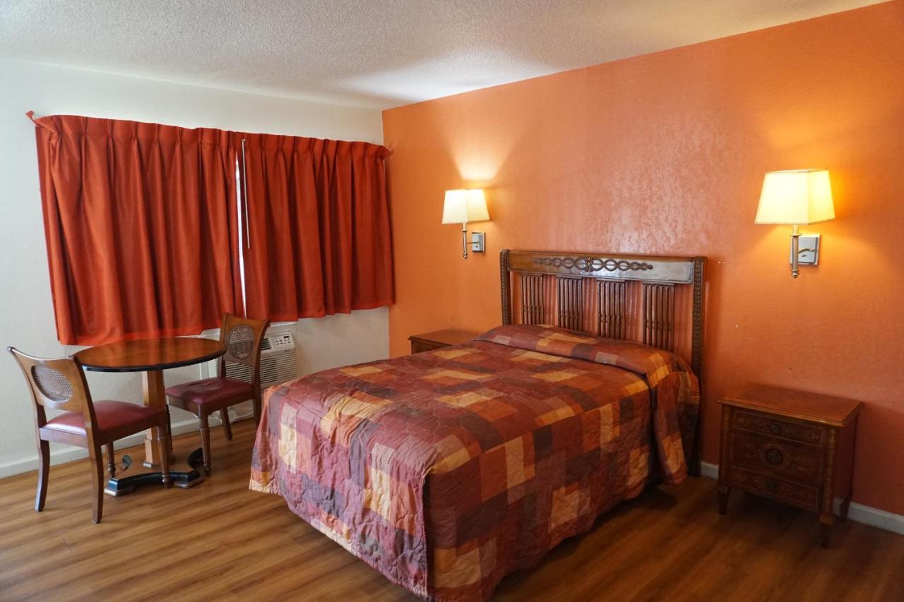  | Valley Motel