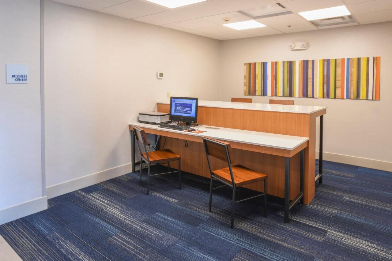 | Holiday Inn Express Hotel & Suites Richwood - Cincinnati South, an IHG Hotel