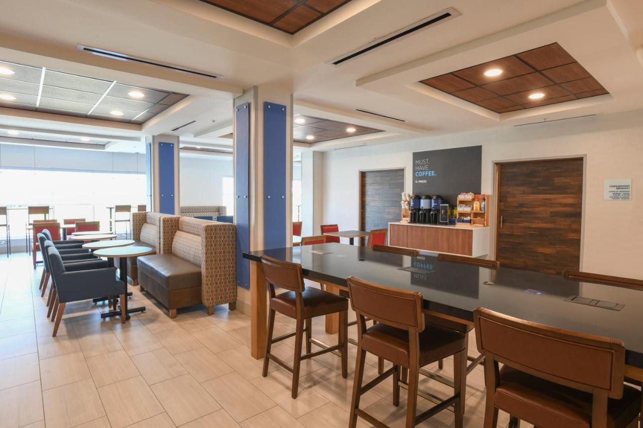 | Holiday Inn Express Hotel & Suites Richwood - Cincinnati South, an IHG Hotel