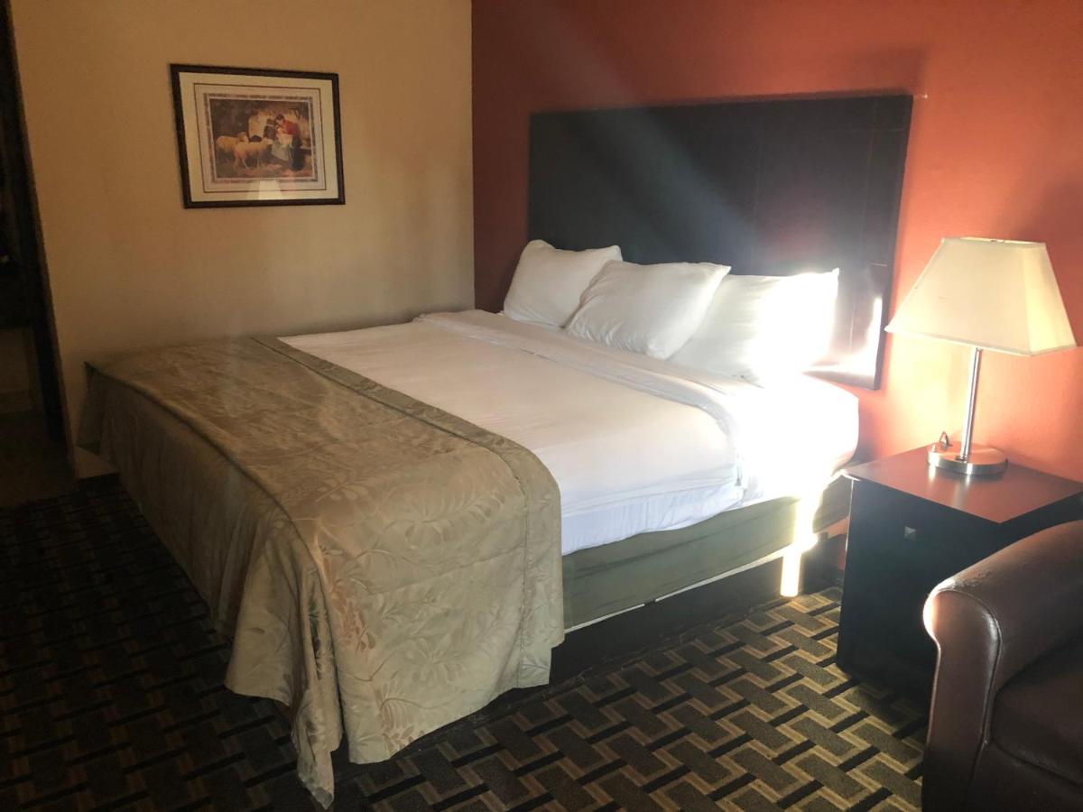  | Executive Inn Woodward