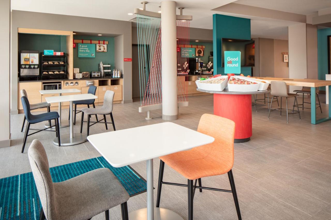 | avid hotels - Madison - Monona, an IHG Hotel