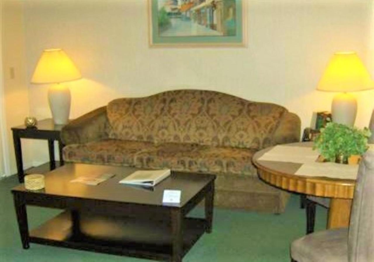 Two-Bedroom Suite at North Bay at Lake Arrowhead