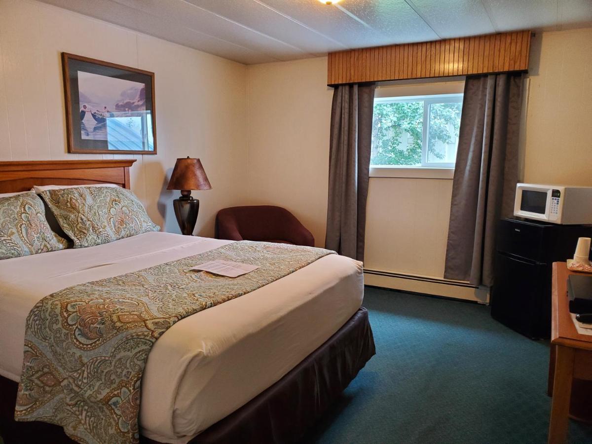 | Alaska Country Inn