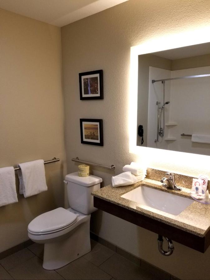 Queen Room - Accessible/Non-Smoking at Comfort Inn Lehi - Thanksgiving Point Area