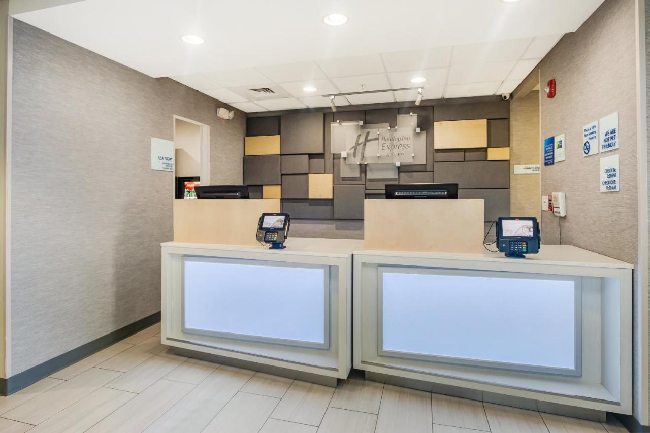 | Holiday Inn Express Hotel & Suites Orlando - Apopka, an IHG Hotel