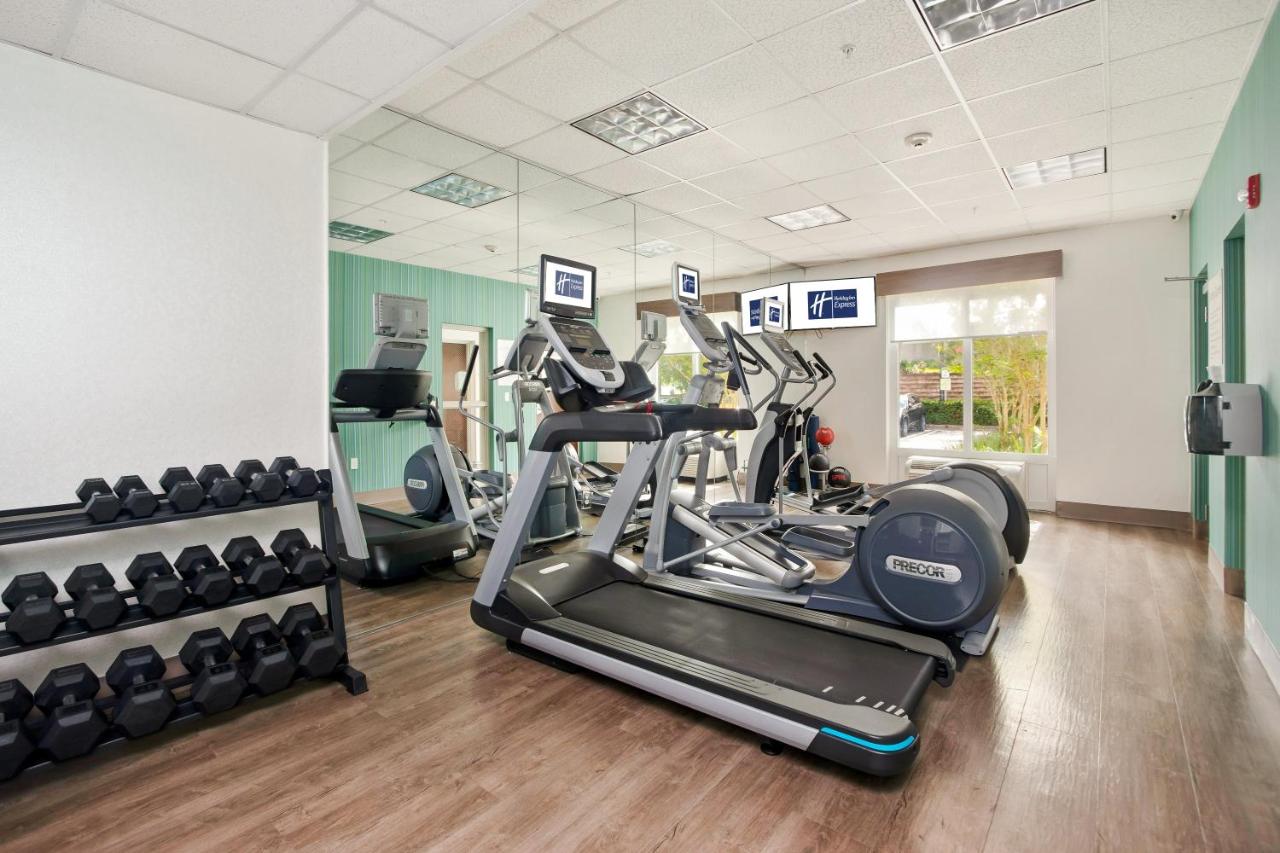 | Holiday Inn Express Hotel & Suites Orlando - Apopka, an IHG Hotel
