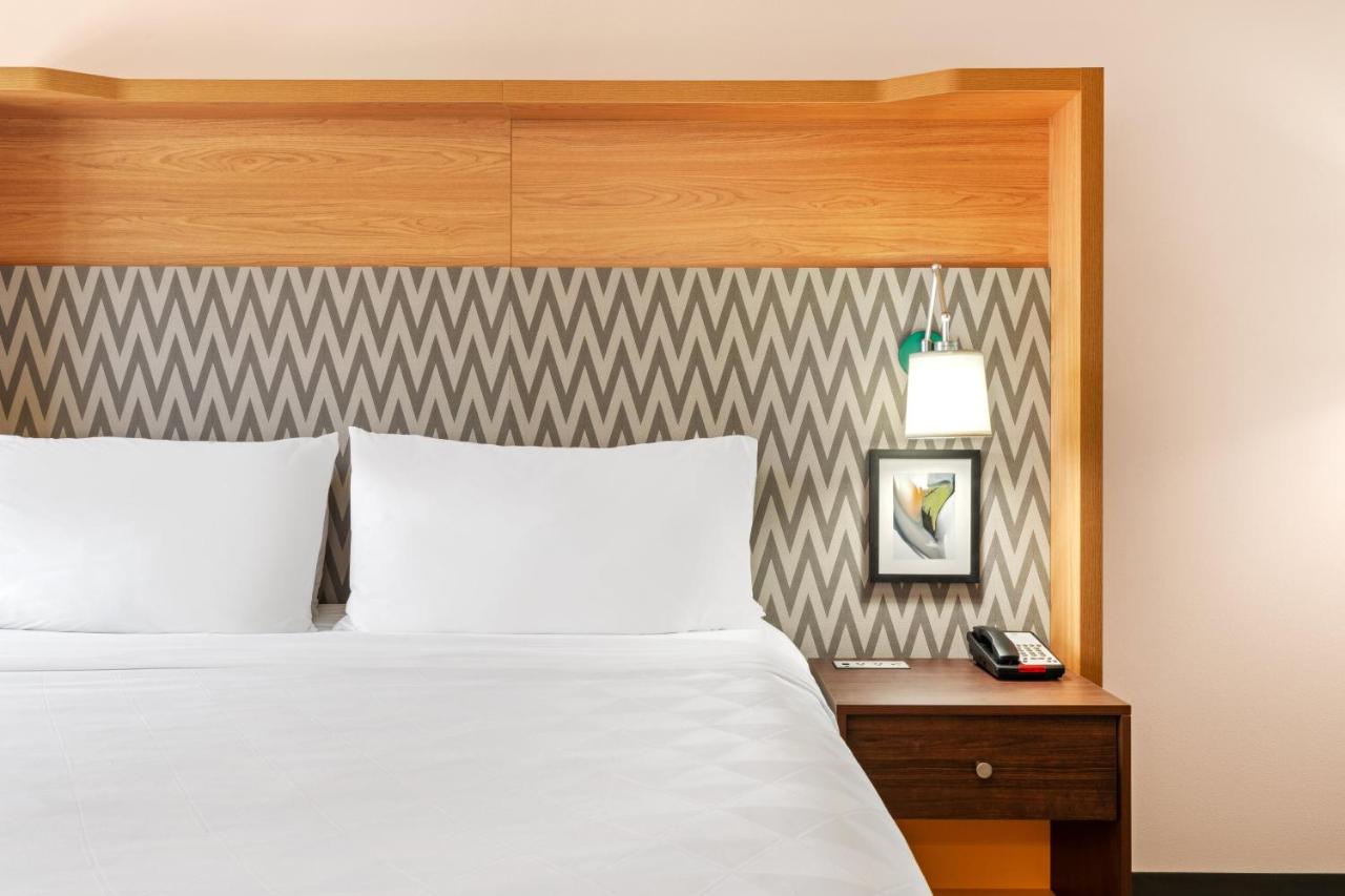 King Room - Mobility Access/Hearing Accessible at Holiday Inn Yakima by IHG