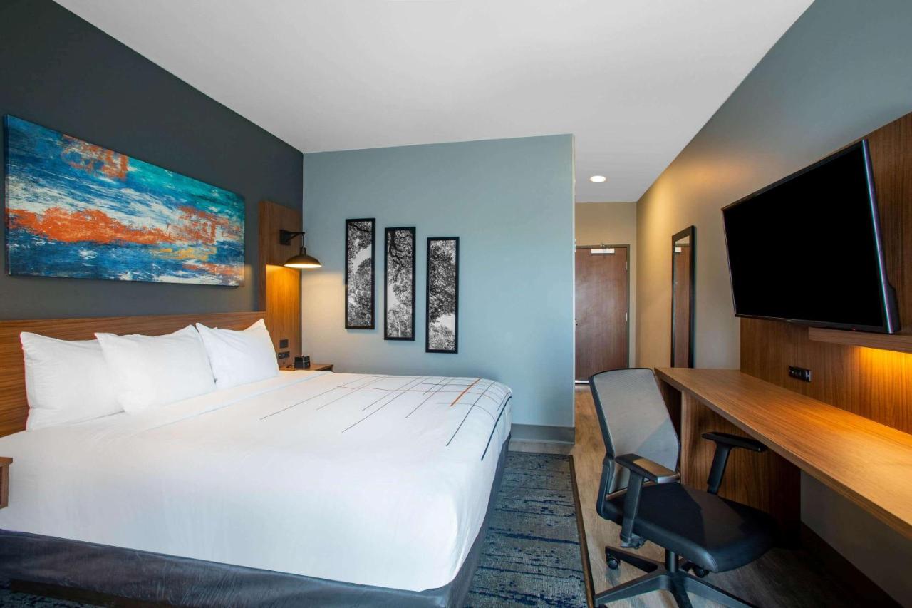 King Room - Non-Smoking at La Quinta Inn & Suites by Wyndham Oxford