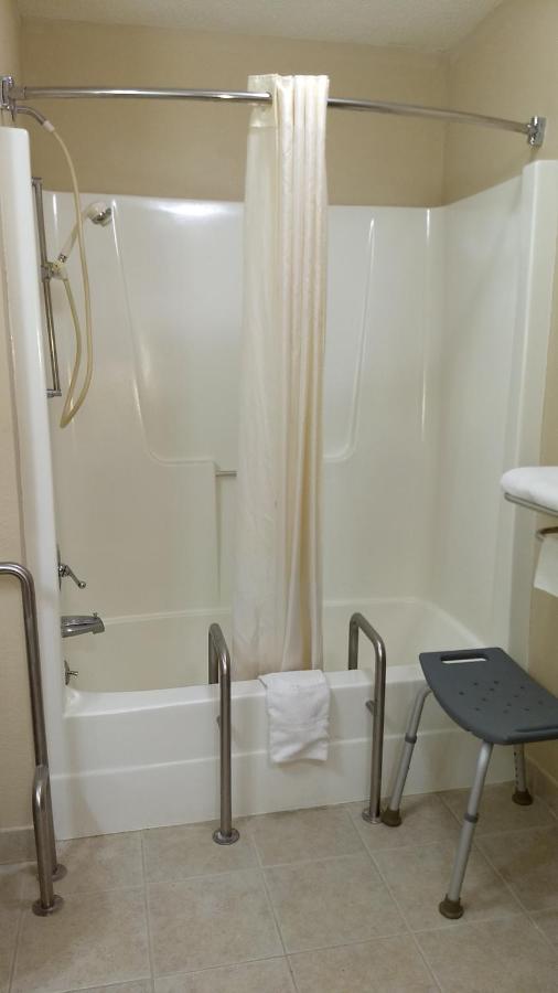 King Room - Accessible/Non-Smoking at Econo Lodge Lebanon