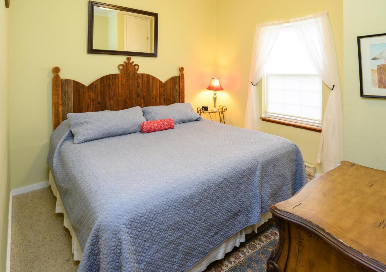  | Karr Beach House on Franklin