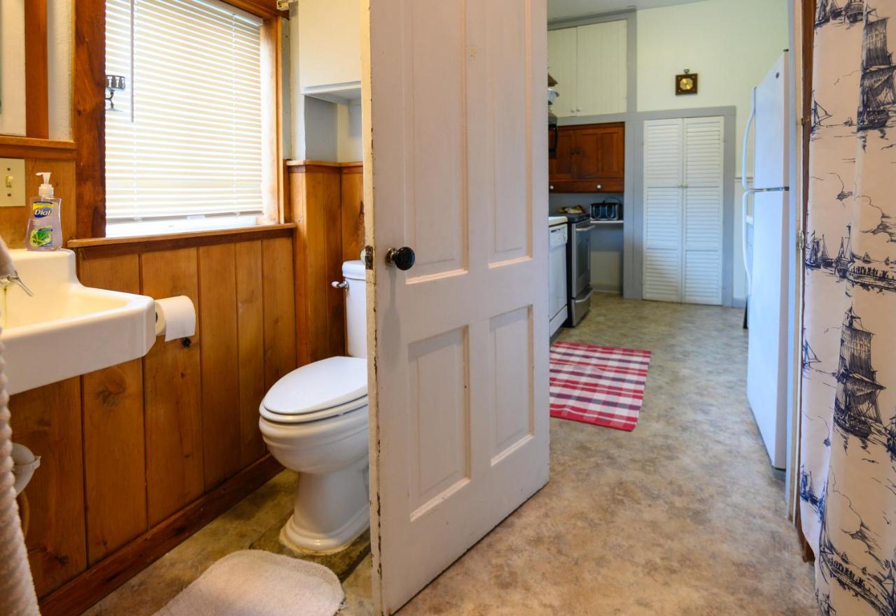  | Karr Beach House on Franklin