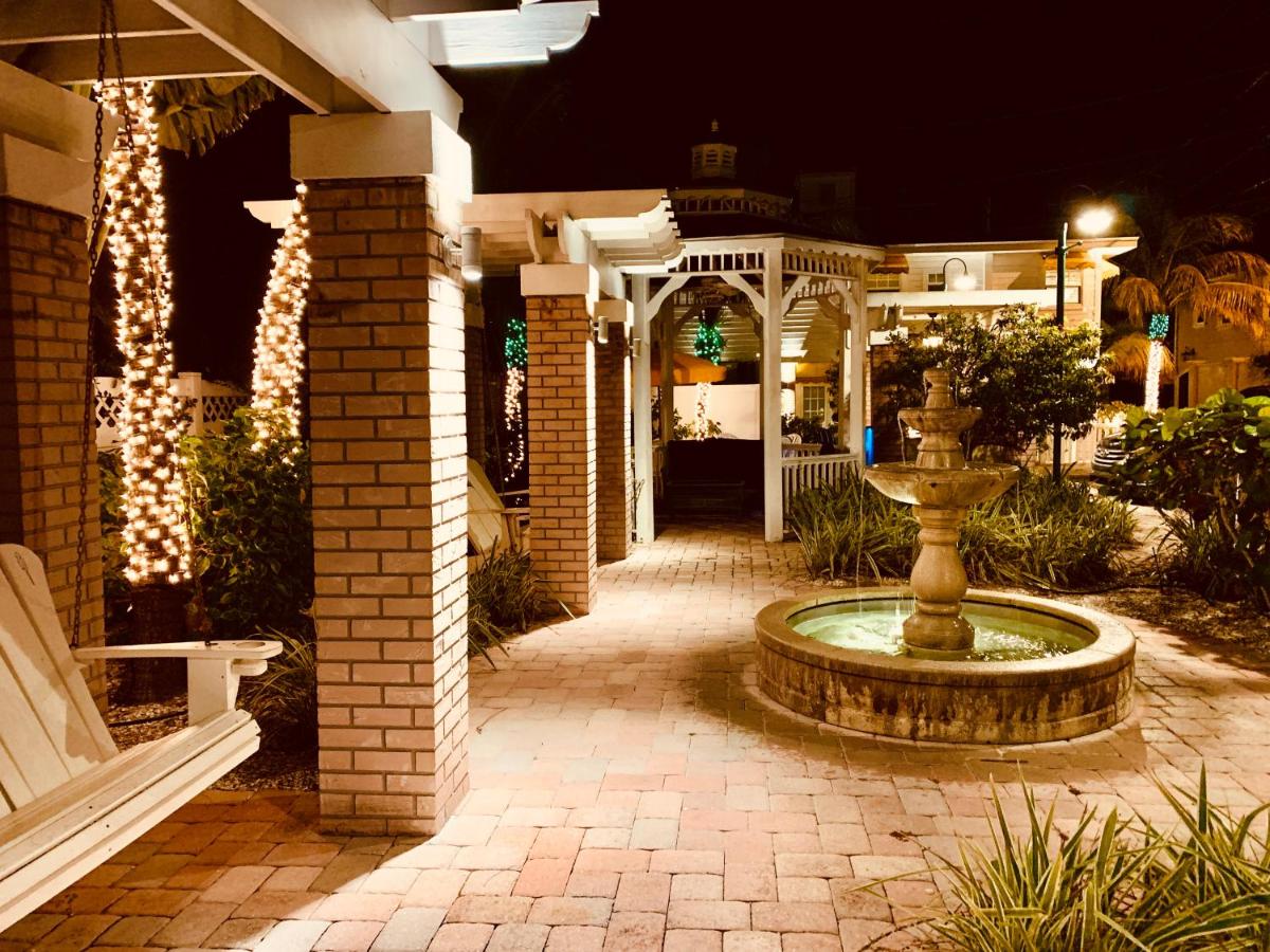 | Coconut Inn Pass-a-Grille Beach