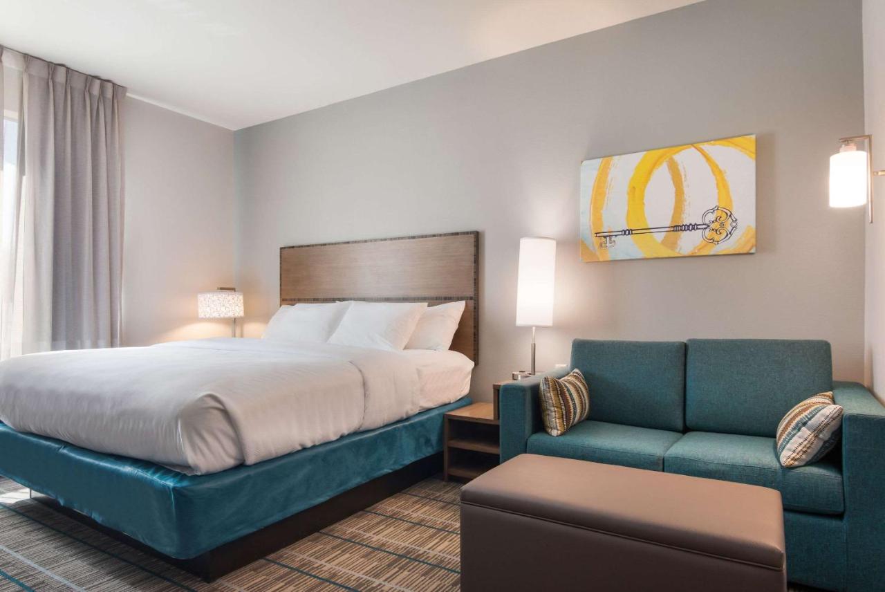 King Suite - Non-Smoking at MainStay Suites East Camden