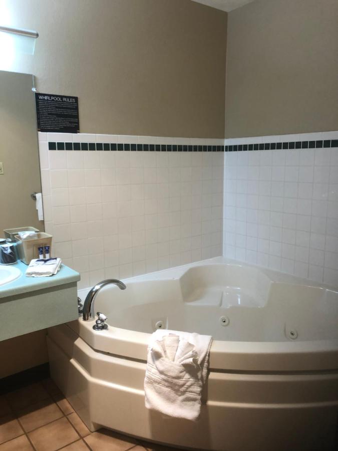 | Americas Best Value Inn Onawa