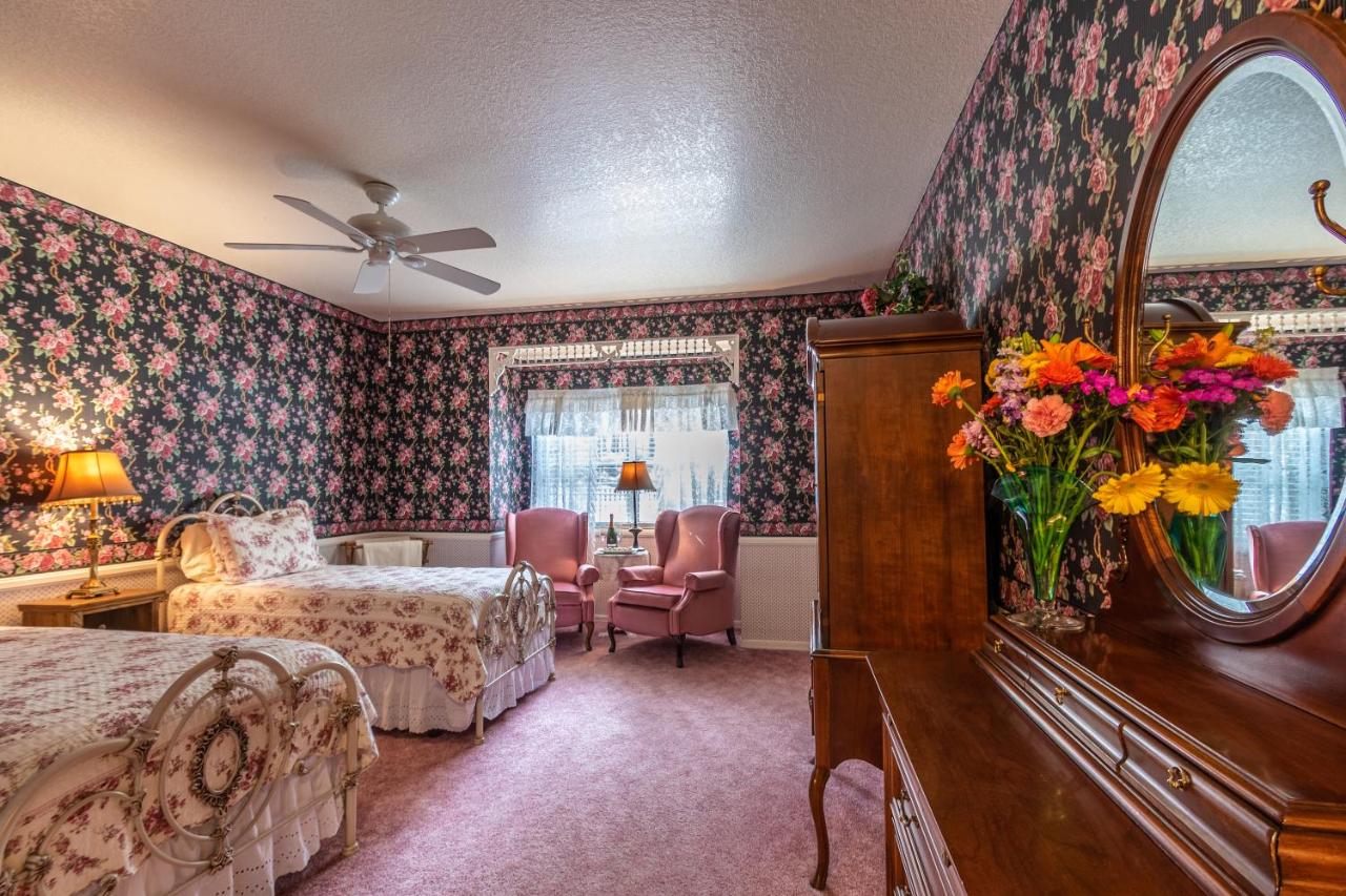| Apples Bed and Breakfast Inn