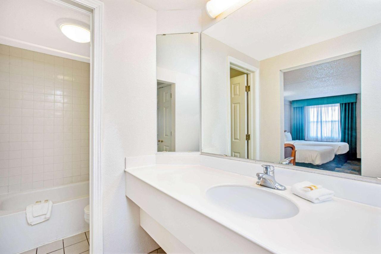 Deluxe Double Room with Two Double Beds at La Quinta Inn by Wyndham El Paso Cielo Vista
