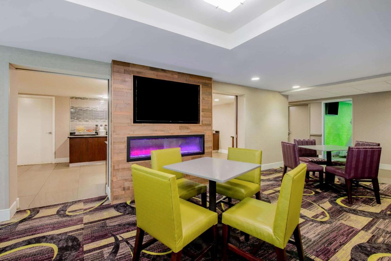 | La Quinta by Wyndham Baltimore BWI Airport