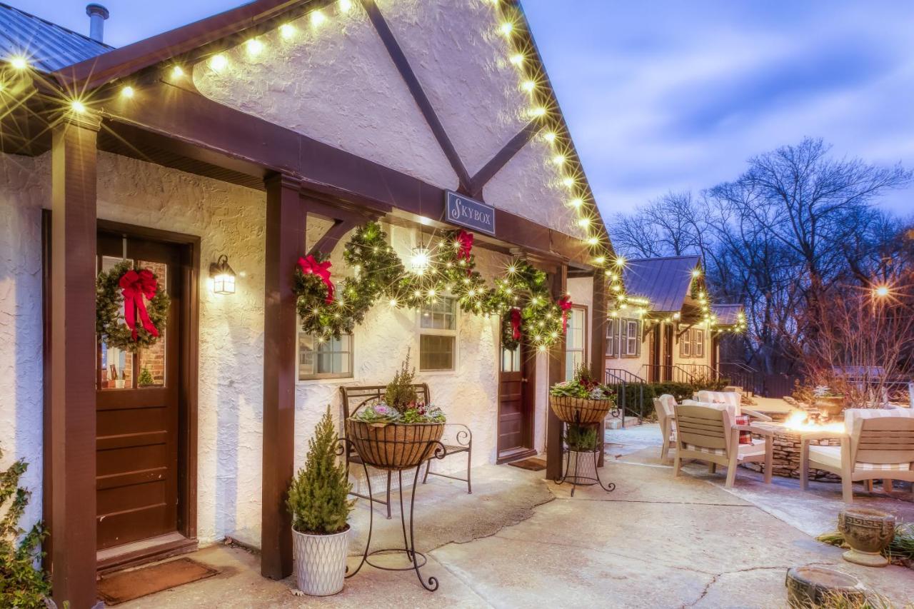 | RiverView Inn