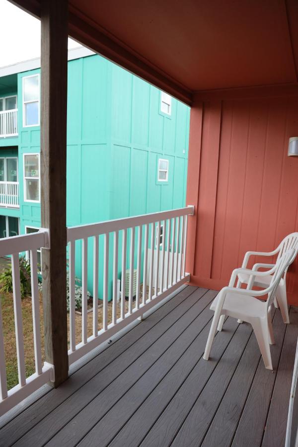 Studio at Executive Keys Condominiums on the Beach