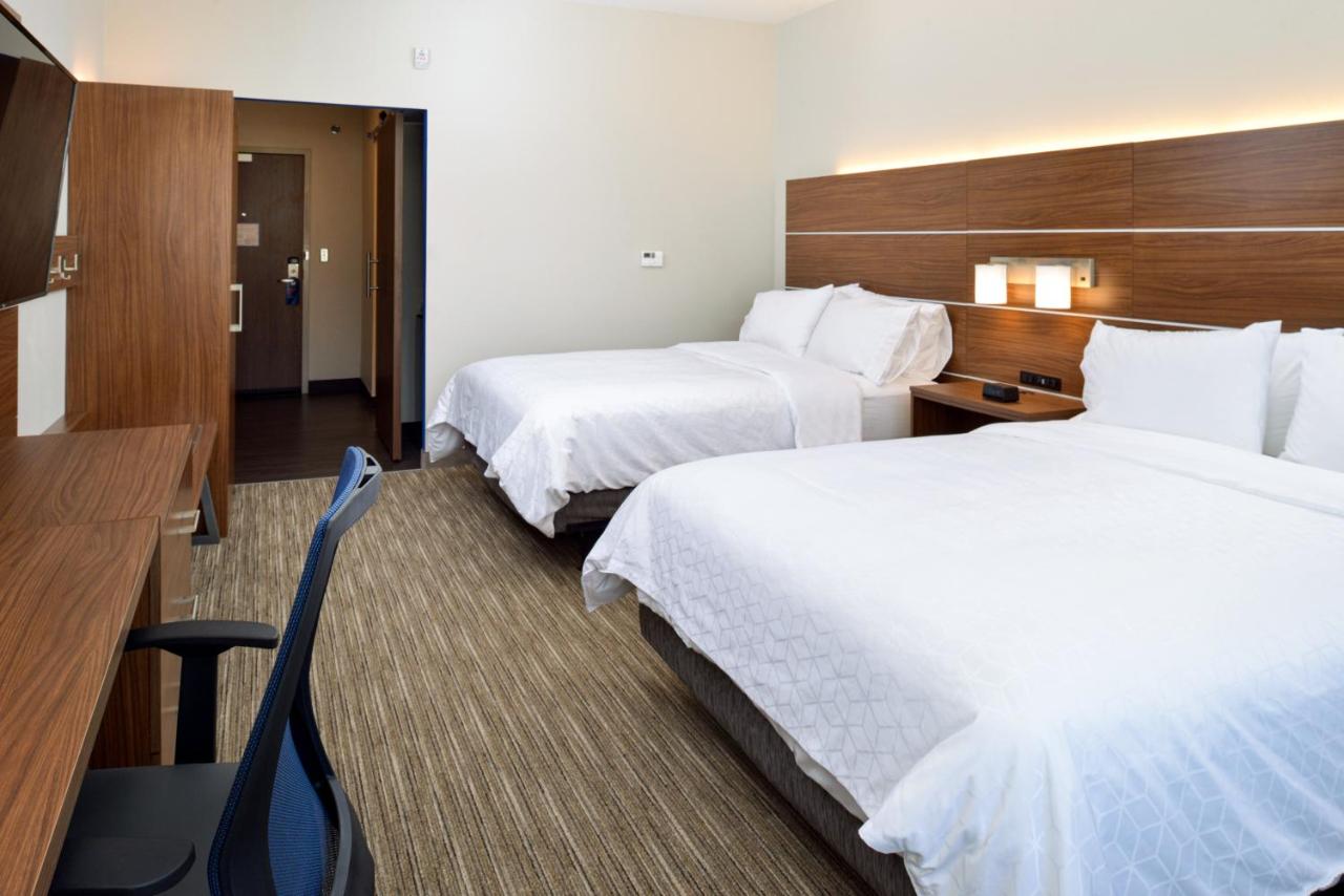 Queen Room with Two Queen Beds - Non-Smoking at Holiday Inn Express & Suites Elko by IHG