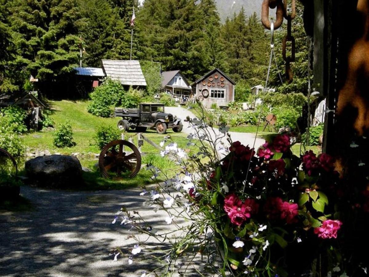| Carriage House Accommodations