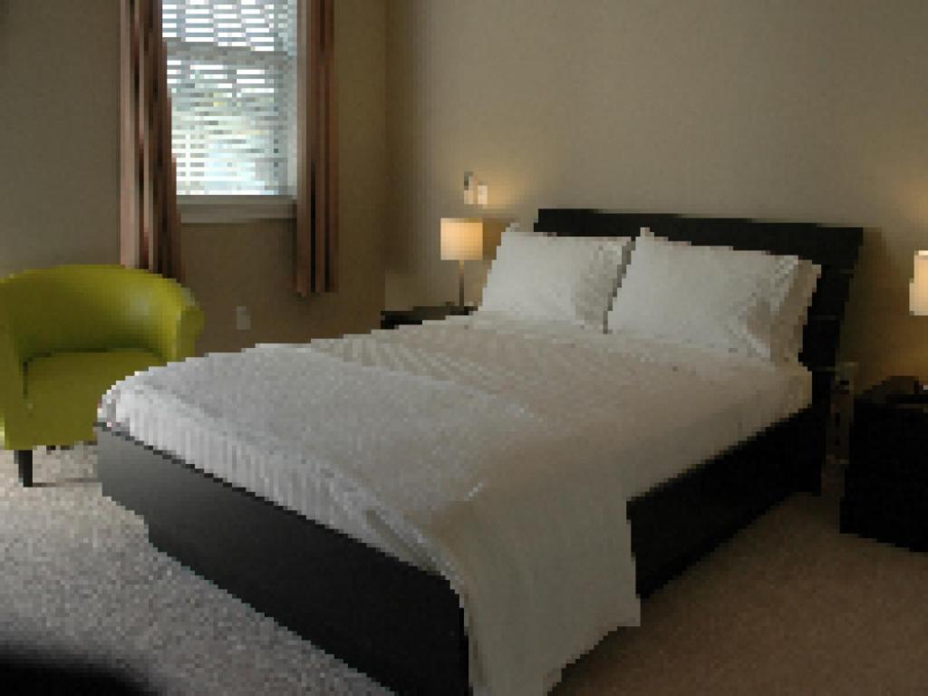 | Haven Point Inn