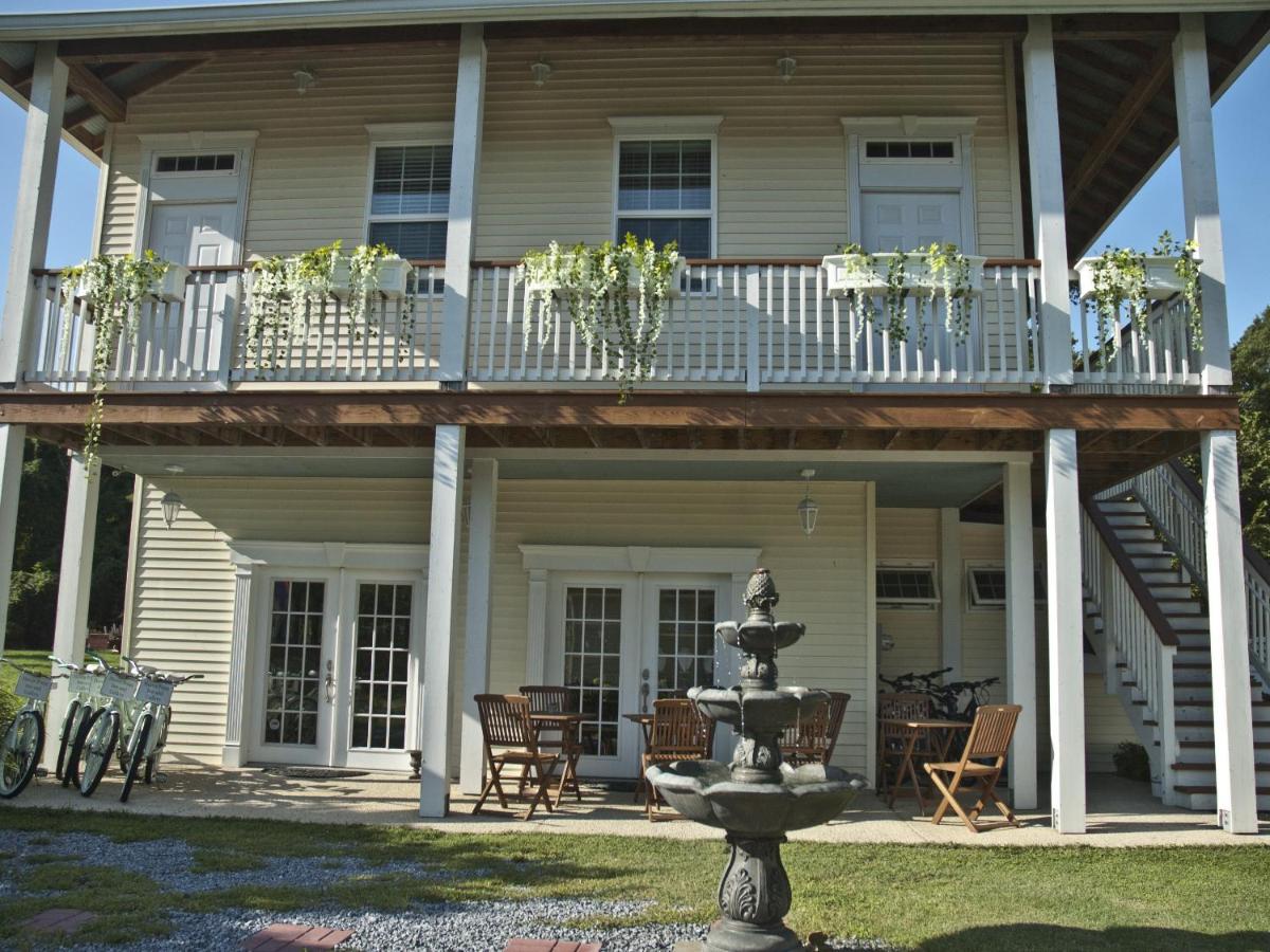 | Haven Point Inn