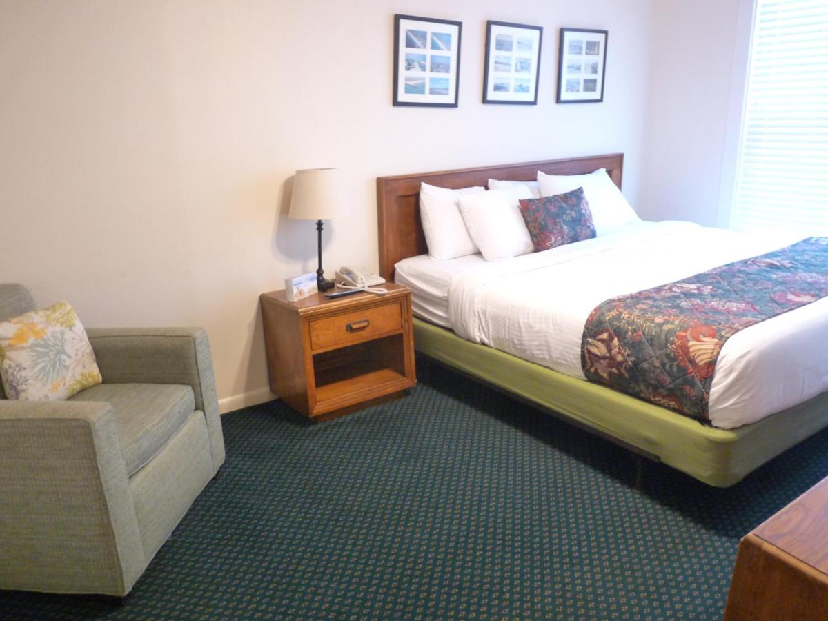 | Shoreham Oceanfront Hotel
