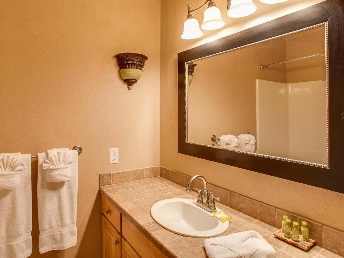 | Leavenworth Village Inn