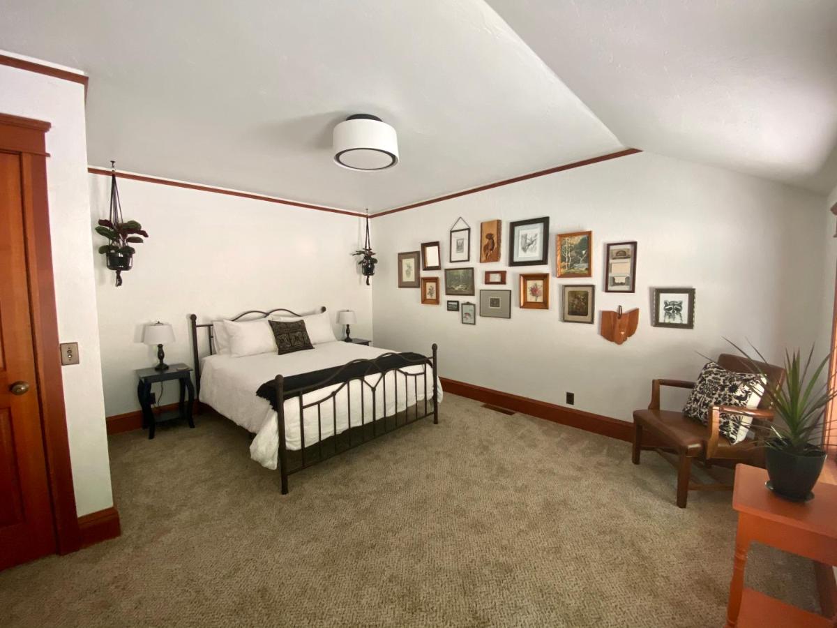 | Mount Tom House
