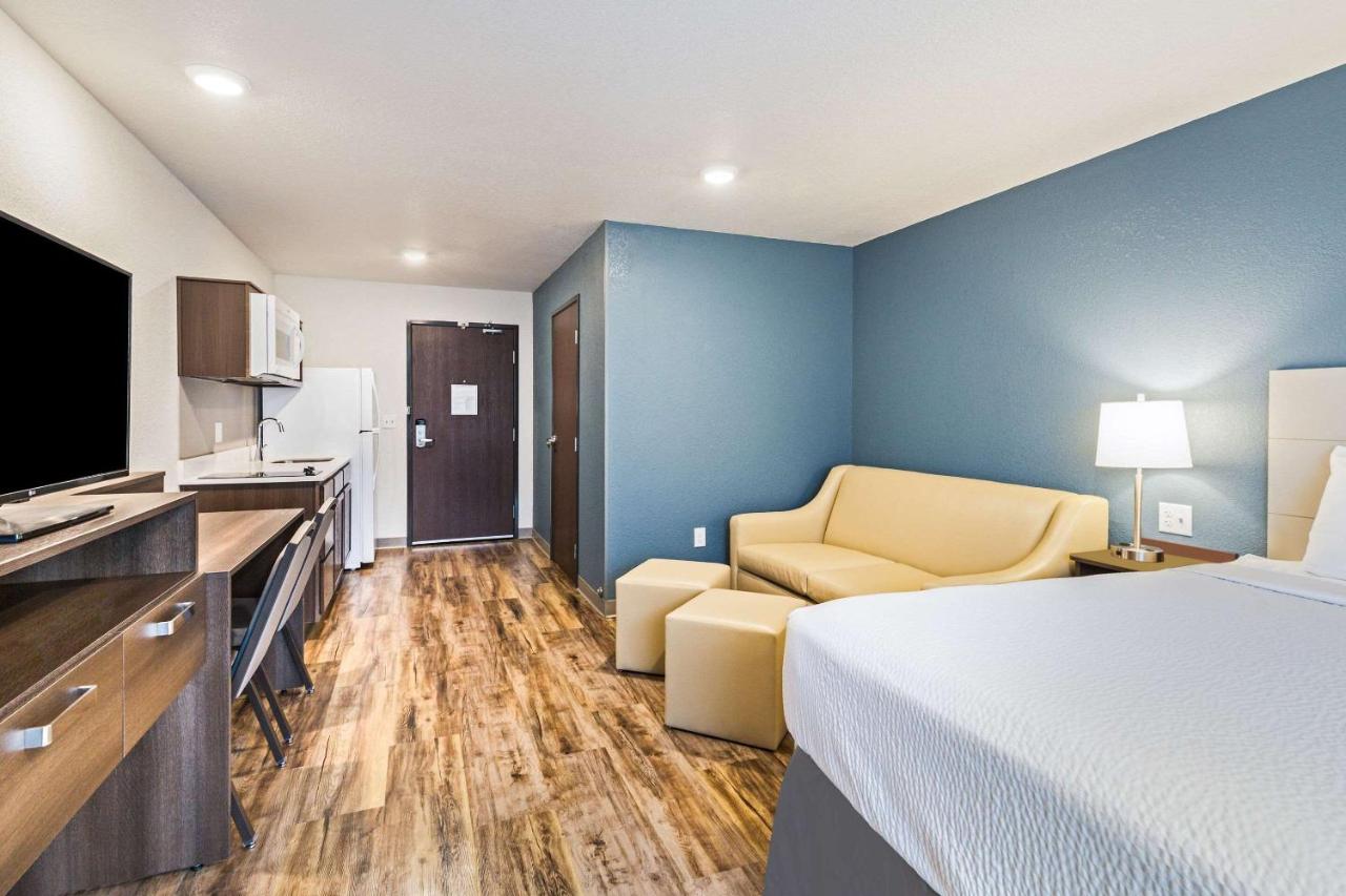 Standard Queen Room with Sofa Bed - Non-Smoking at WoodSpring Suites Davenport Quad Cities