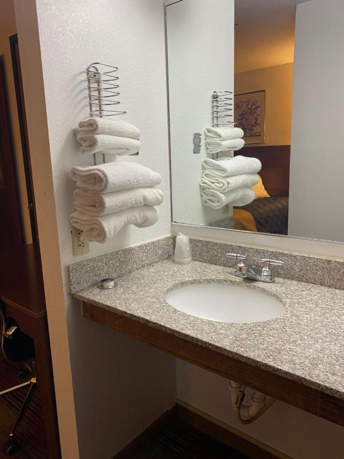 Double Room - Disability Access at Americas Best Value Inn Champaign