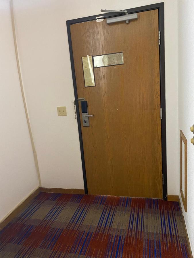 Double Room - Disability Access at Americas Best Value Inn Champaign