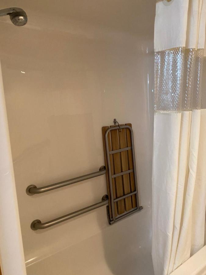 Double Room - Disability Access at Americas Best Value Inn Champaign