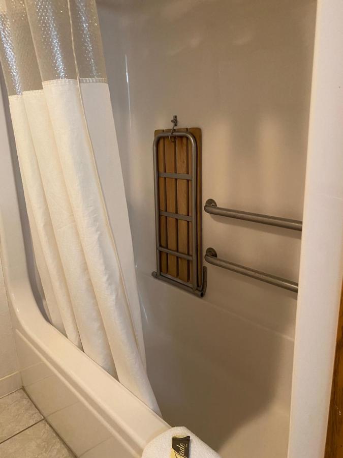 Queen Room - Disability Access at Americas Best Value Inn Champaign