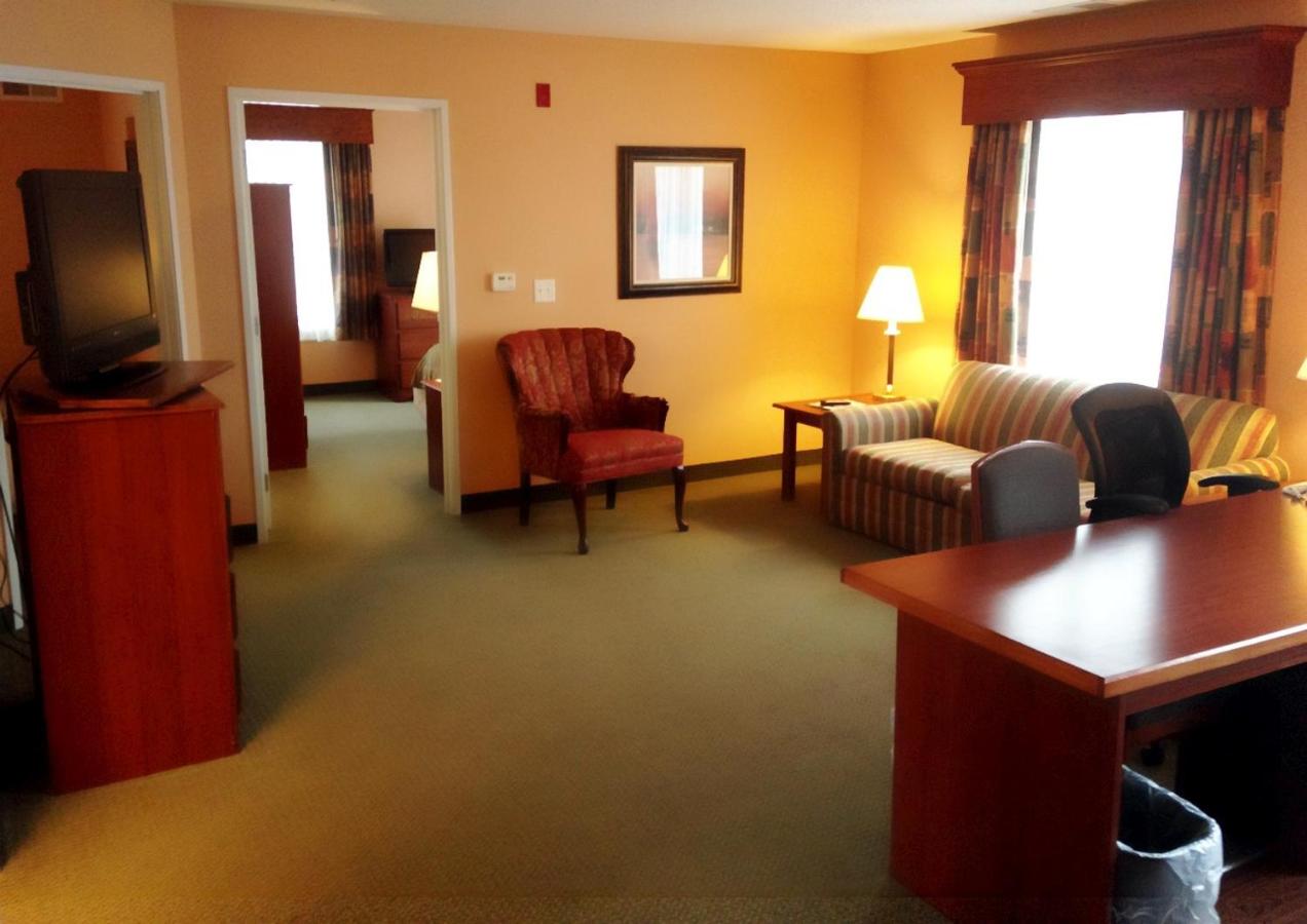 Two-Bedroom Suite at Grandstay Residential Suites Hotel - Sheboygan