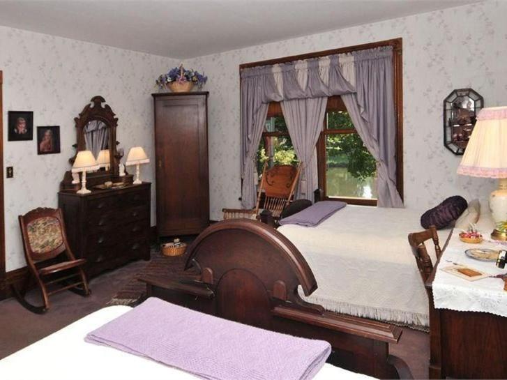 | Victorian Loft Bed and Breakfast