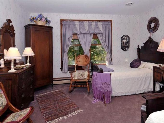 | Victorian Loft Bed and Breakfast