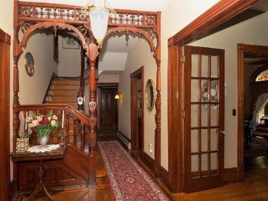 | Victorian Loft Bed and Breakfast