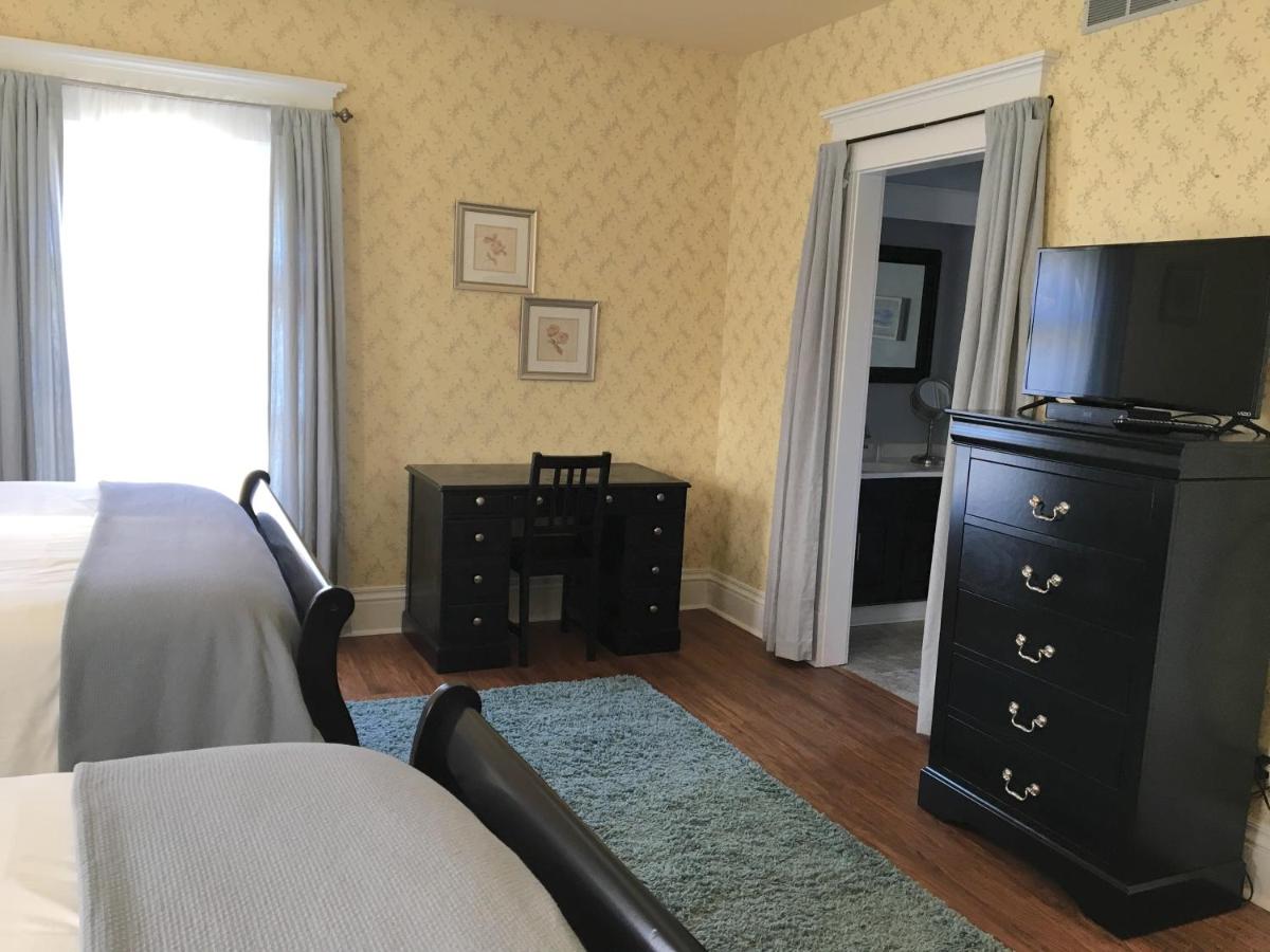 | The Doctor's Inn
