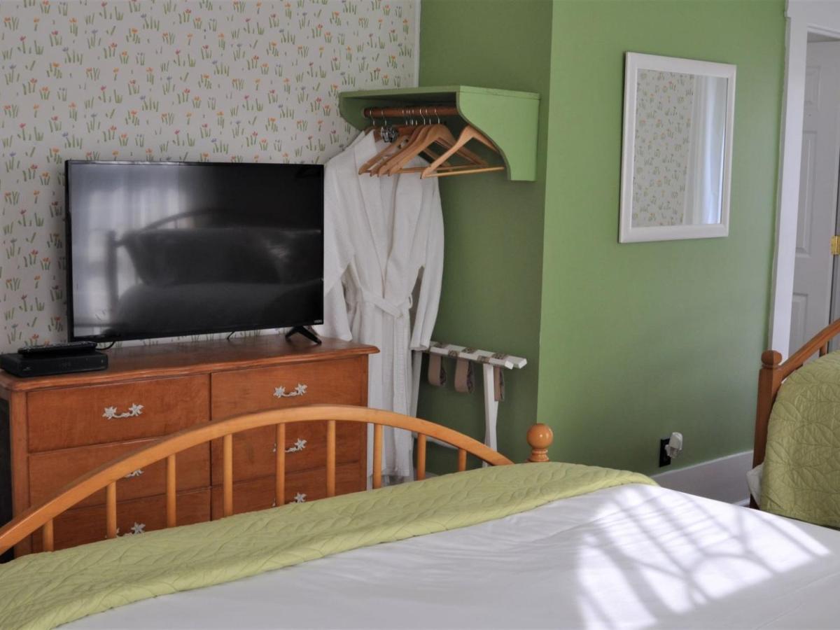 | The Doctor's Inn