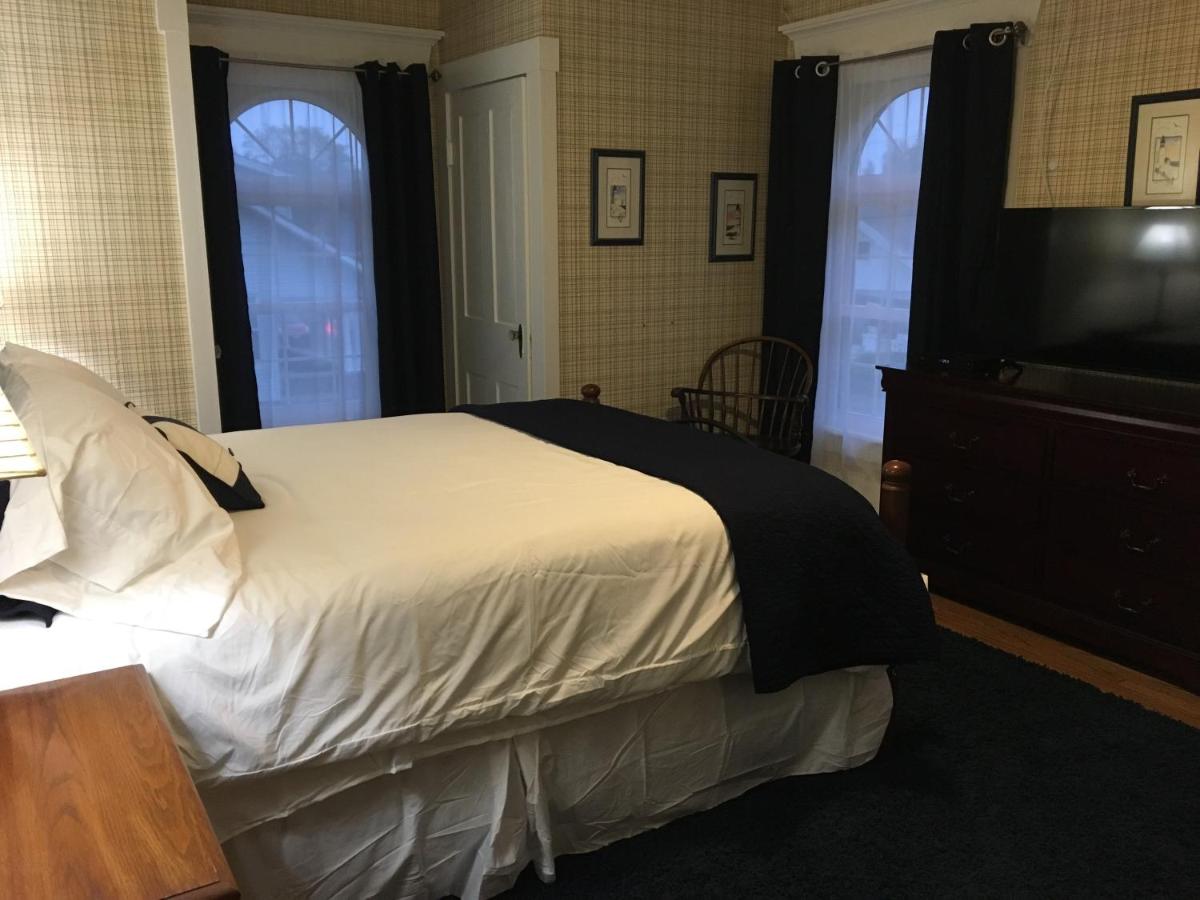 | The Doctor's Inn
