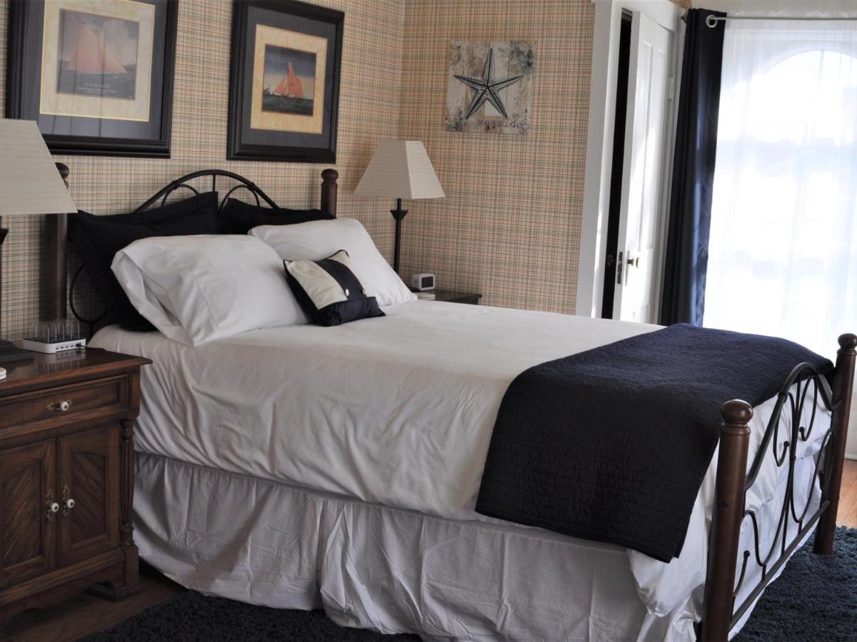 | The Doctor's Inn