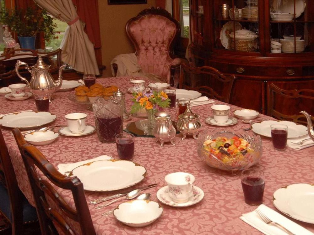  | Victorian Loft Bed and Breakfast