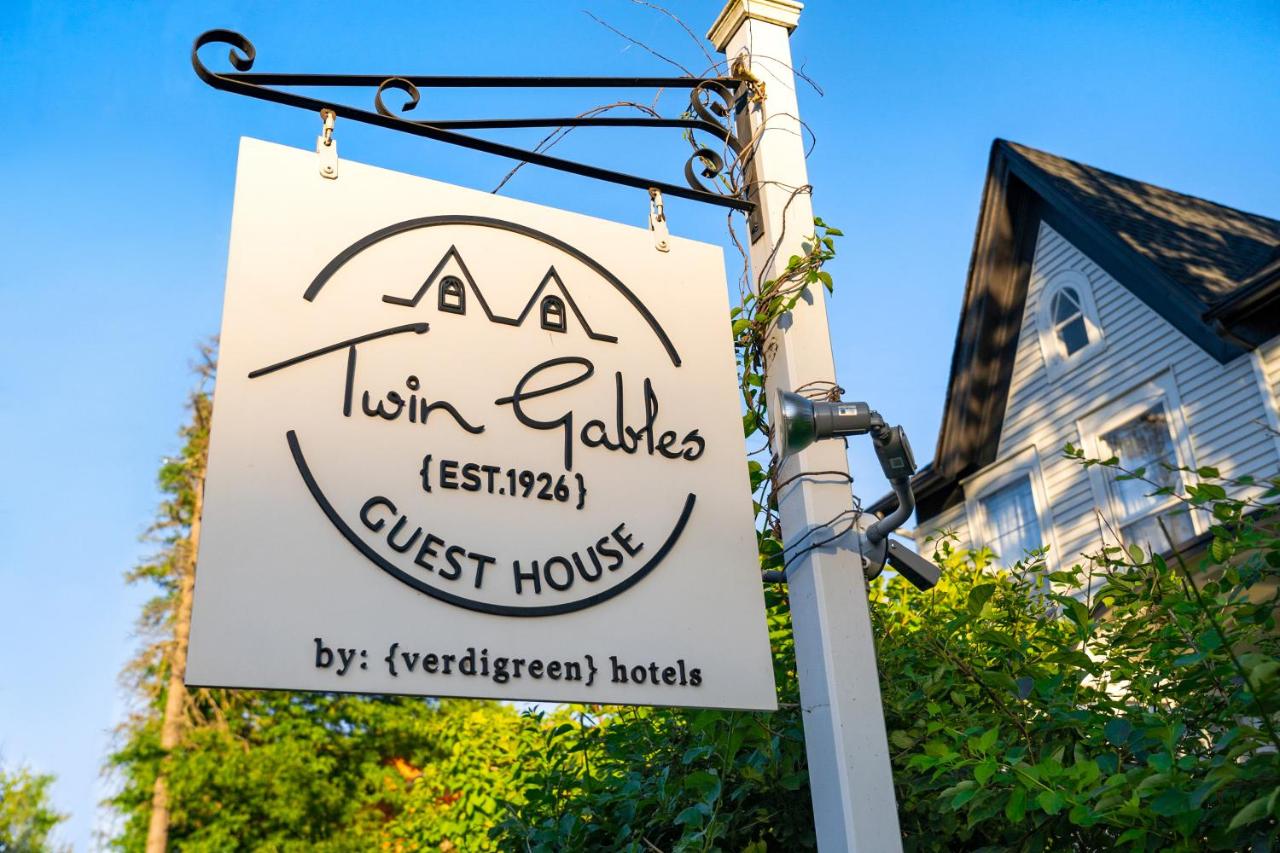 | Twin Gables of Woodstock