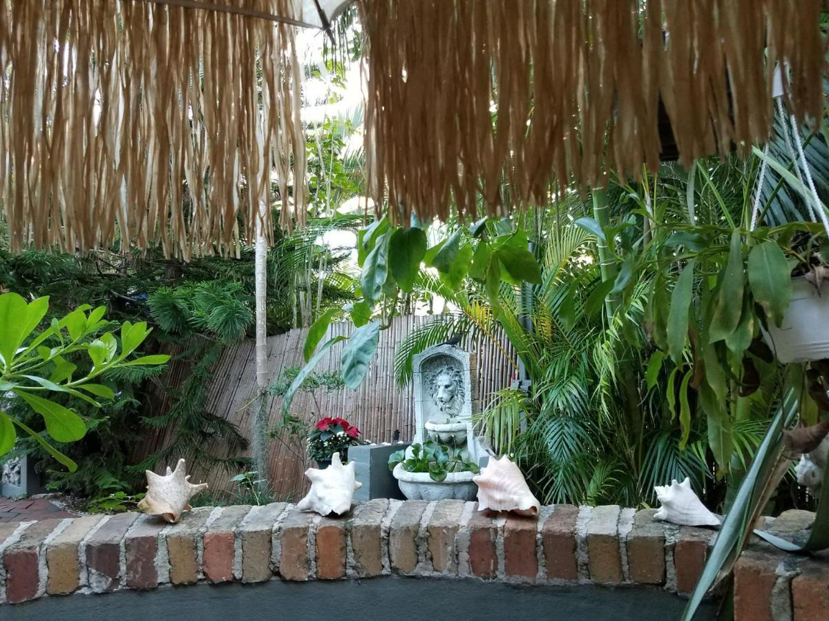 | Suite Dreams Inn by the beach