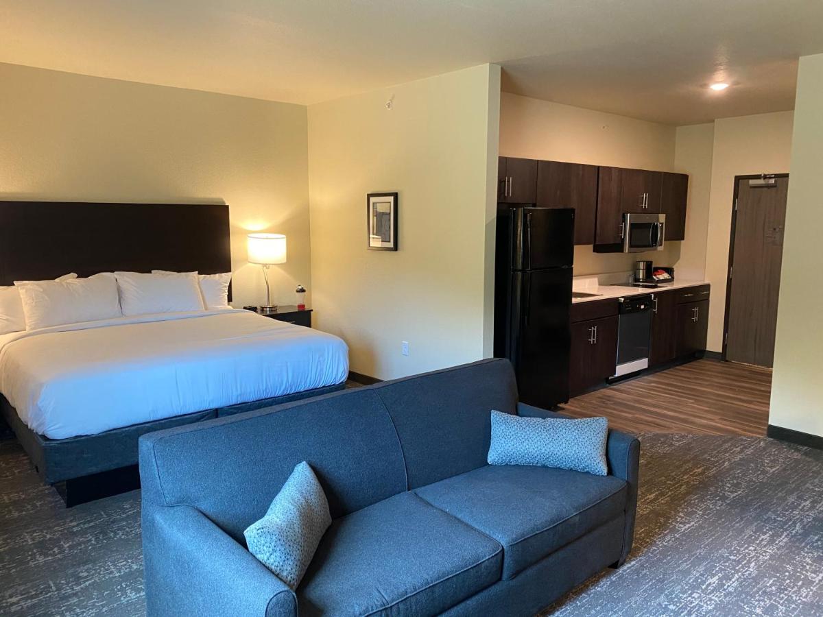  | Cobblestone Inn & Suites - Forest City