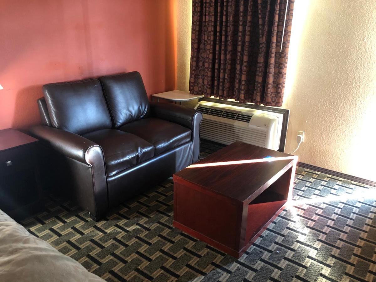  | Executive Inn Woodward